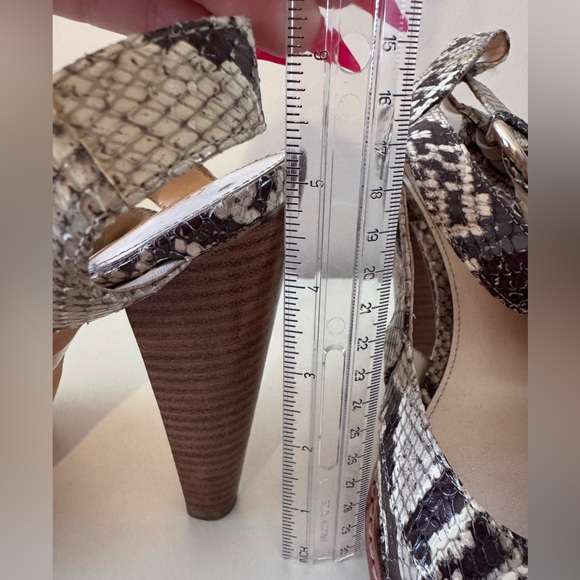 Coach Tamara heel size 9B - Picture 5 of 5